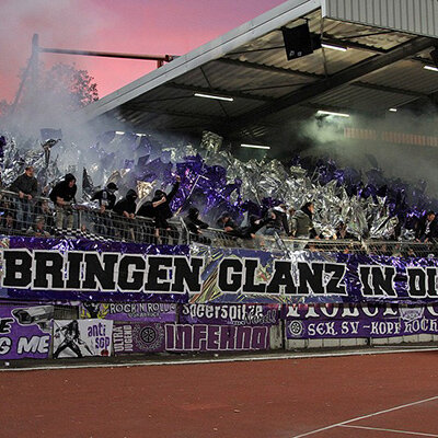 Metallic Folienfahne Hochformat 90x75 Lila